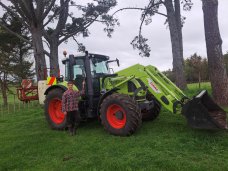 Providing agricultural farm or lifestyle block services in the Waikato